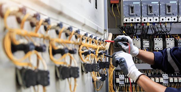 Professional Electrician technician working in Kingston, IL